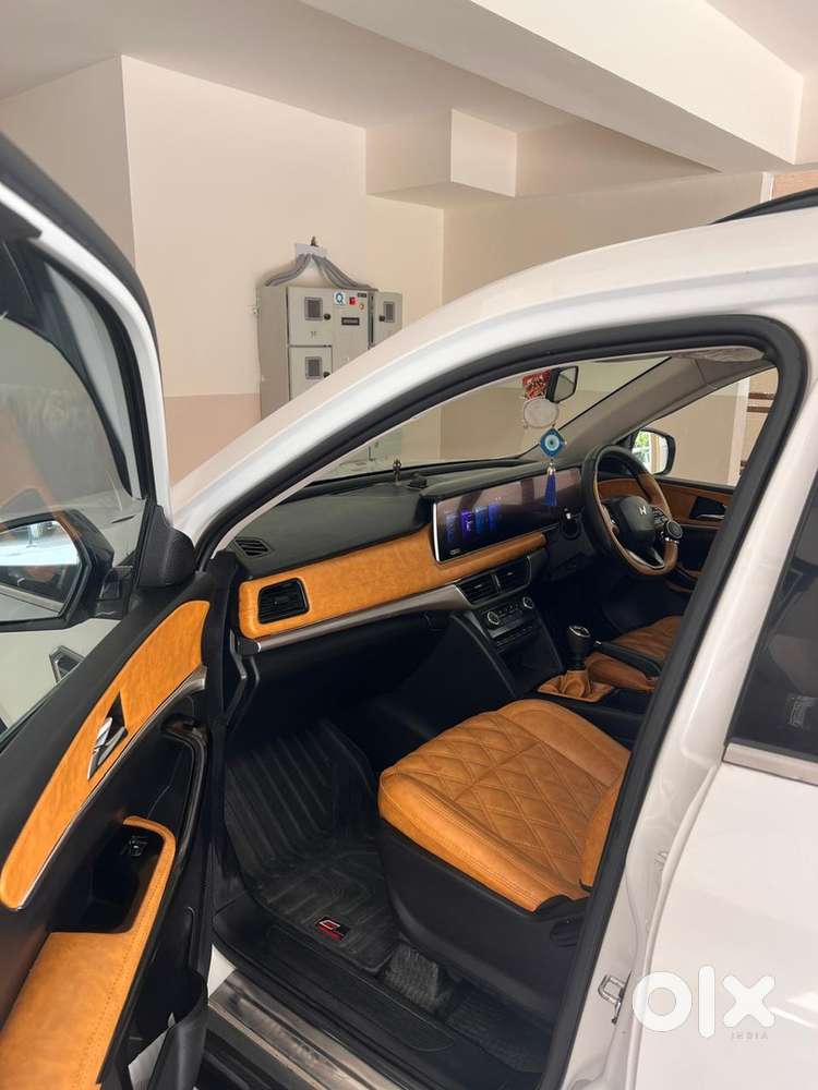 Mahindra Xuv700 Petrol 2022
