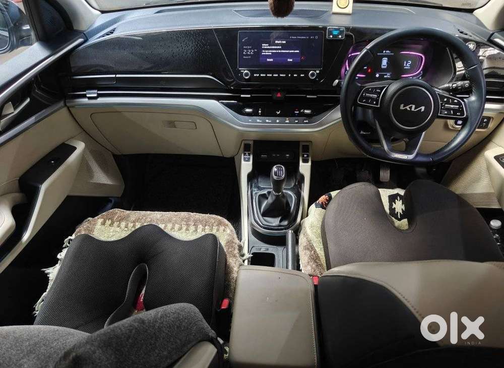 Kia Carens 1.4 Luxury 7 Str, 2022, Petrol