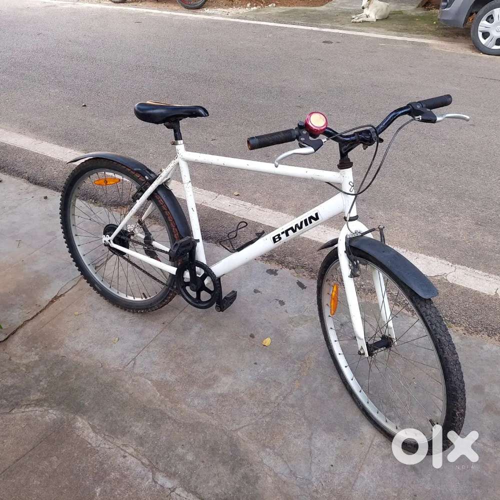 Btwin White Cycle Btwin Regular White Cycle And 21 Gears Rockrider