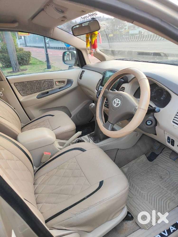 Toyota Innova 2004-2011 2.5 G4 Diesel 8-seater, 2007, Diesel