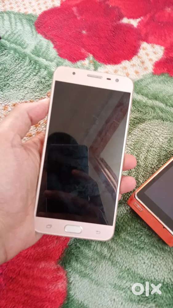 J7 prime Samsung fully working 4G phone 3 GB RAM 32 ROM