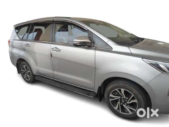 Toyota Innova Crysta 2.4 V 8 Str, 2023, Diesel