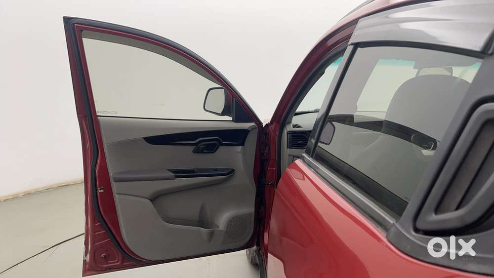 Mahindra Kuv 100 2016-2017 Mfalcon G80 K6, 2017, Petrol