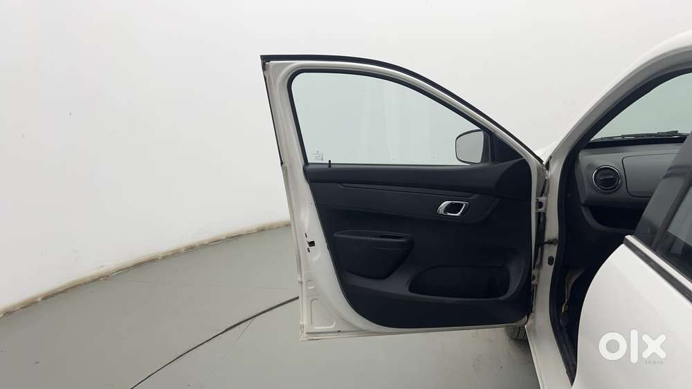 Renault Kwid 2019-ongoing 1.0 Rxt (o), 2019, Petrol