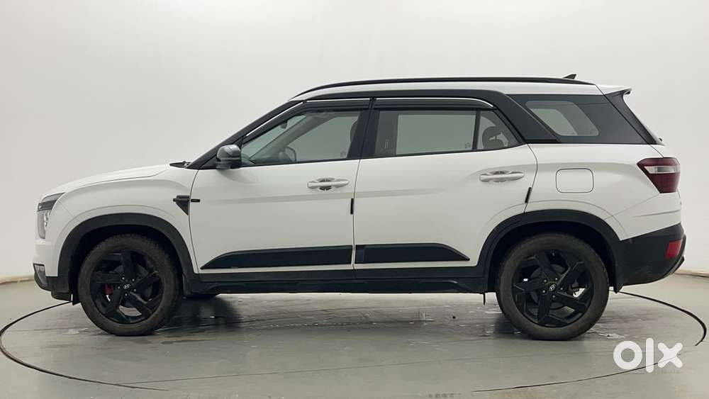 Hyundai Alcazar Platinum 7 Str 1.5 Turbo Petrol Adventure, 2023, Pet..
