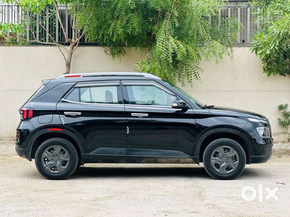 Hyundai Venue Sx 1.2 Mt Knight Edition, 2023, Petrol