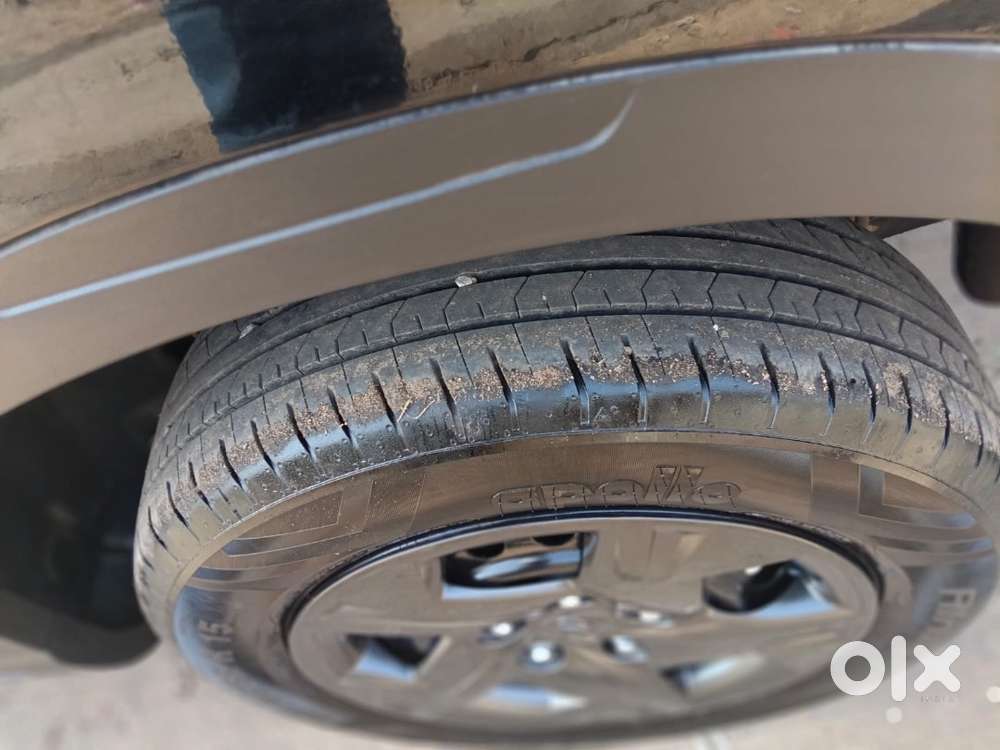 Hyundai Venue 2025 Petrol 6000 Km Driven