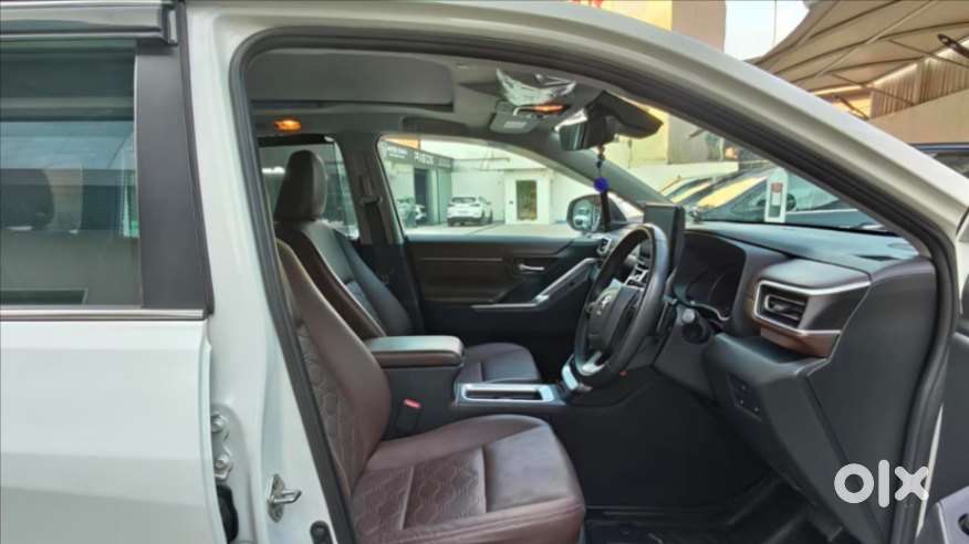 Toyota Innova Hycross 2.0 Zx (o) Hybrid 7 Str, 2024, Petrol