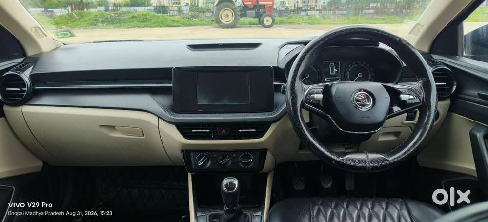 Skoda Slavia, 2023, Petrol