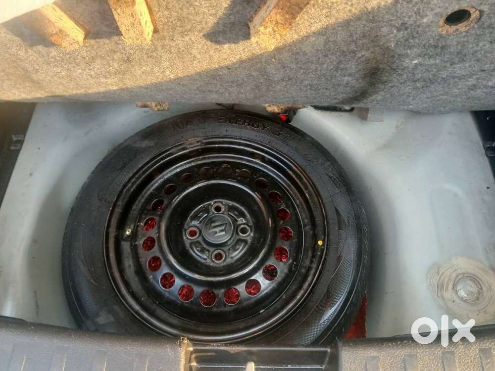 Maruti Suzuki Swift Lxi Optional-o, 2016, Petrol