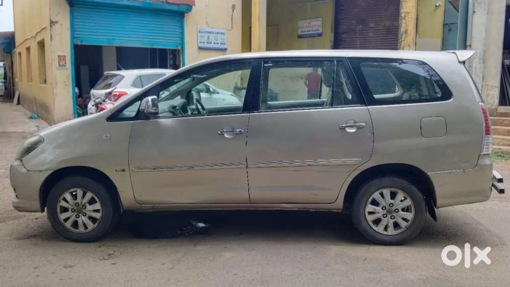 Toyota Innova 2.5 V 8 Str, 2009, Diesel