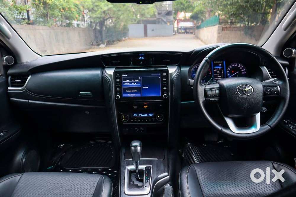 Toyota Fortuner 4x2 At 2.7 Petrol, 2022, Petrol