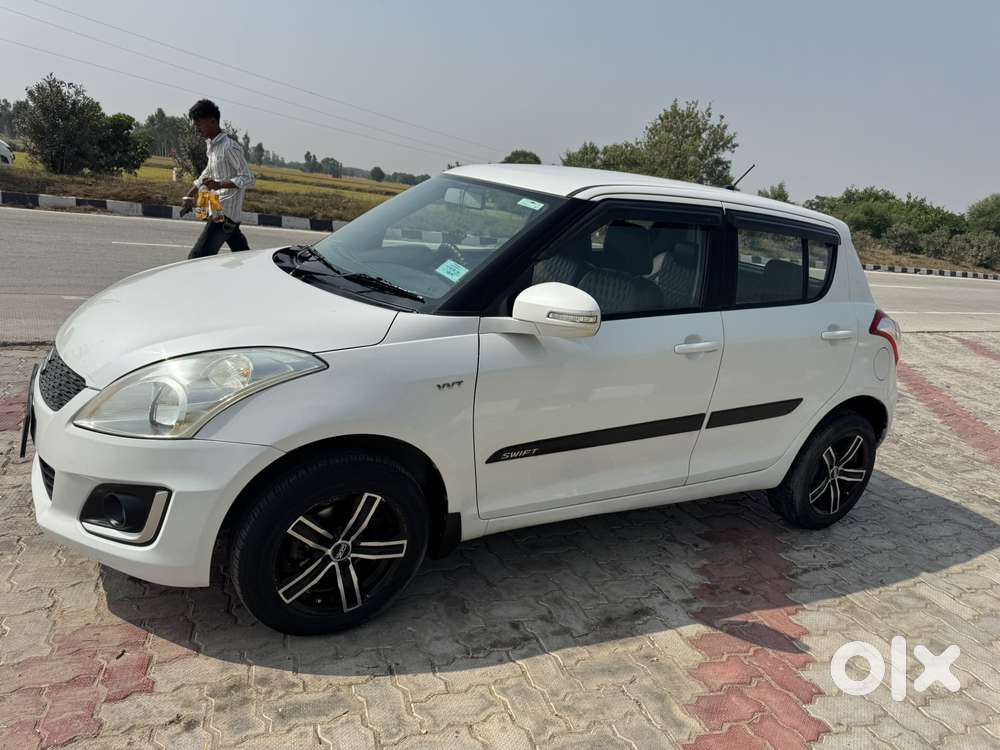 Maruti Suzuki Swift Vxi With Abs, 2015, Petrol