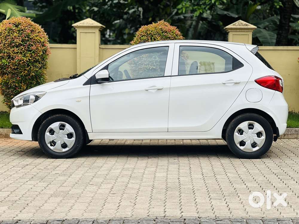 Tata Tiago 1.2 Revotron Xt (o), 2018, Petrol