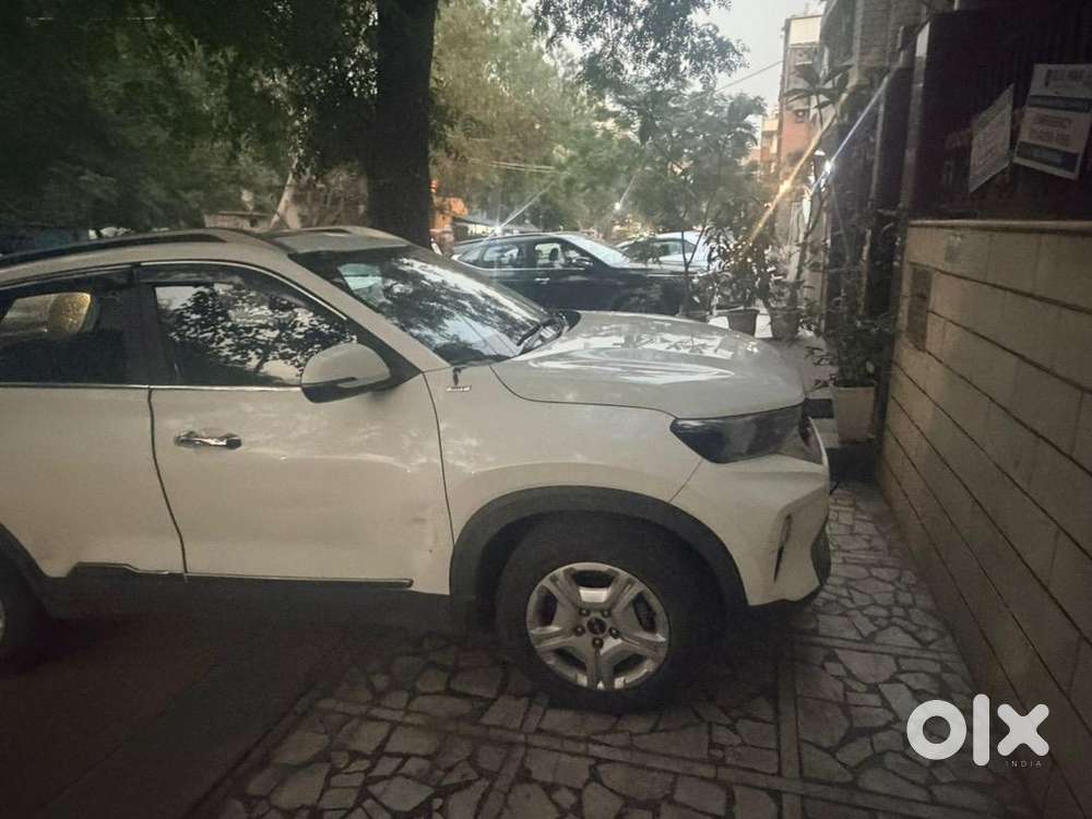 Kia Sonet 2023 Petrol 9500 Km Driven