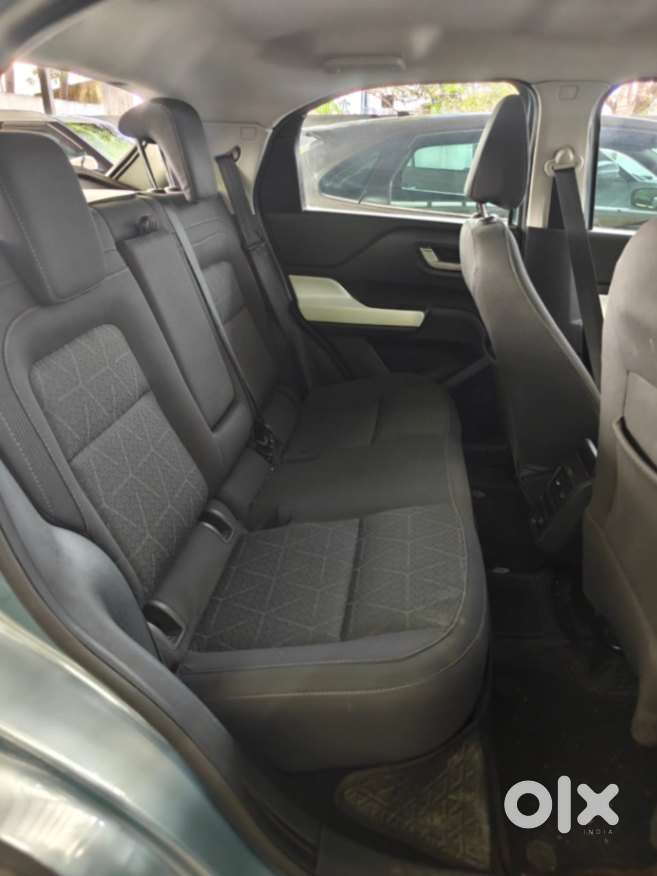 Tata Punch 1.2 Revotron Creative Dual Tone, 2025, Petrol