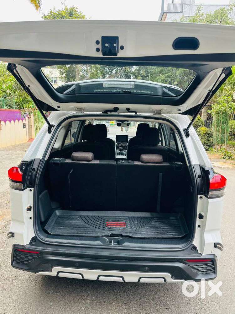 Toyota Innova Hycross 2.0 Vx Hybrid 7 Str, 2024, Petrol