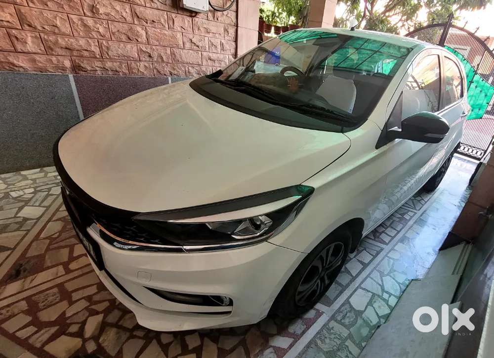Tata Tiago [automatic] Cng + Petrol