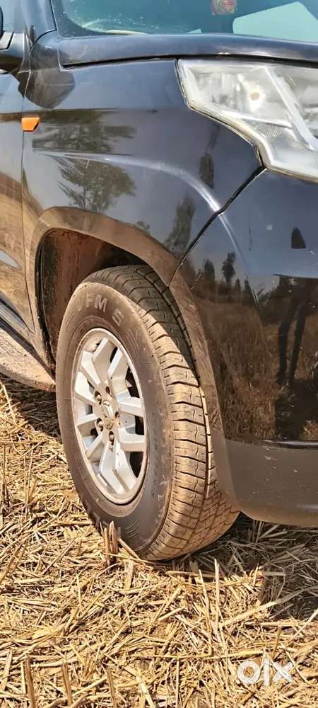 Mahindra Tuv 300 2017 Diesel Well Maintained