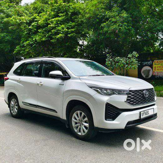Toyota Innova Hycross 2.0 Vx Hybrid 7 Str, 2023, Petrol