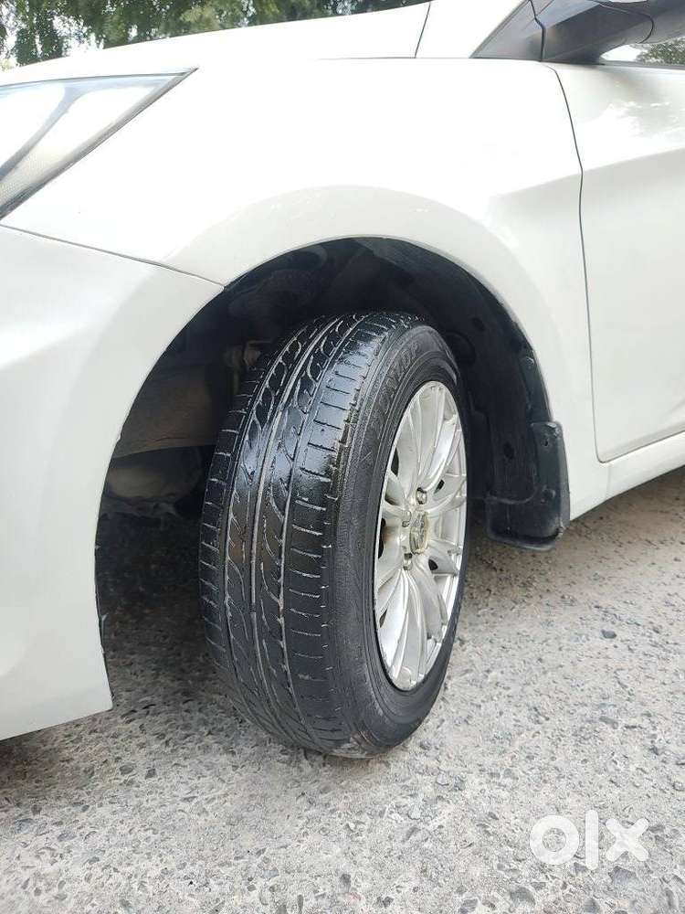 Hyundai Verna 1.6 Ex Vtvt, 2013, Petrol