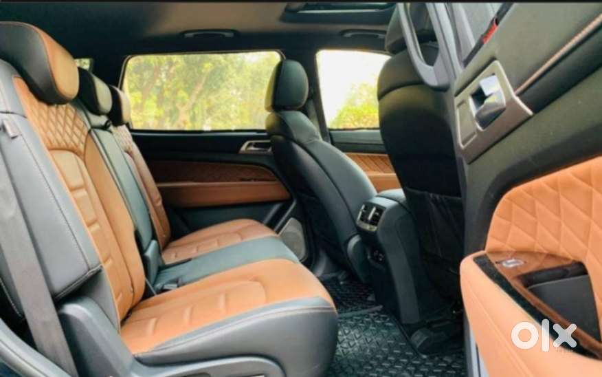 Mahindra Alturas G4 4wd At, 2021, Diesel