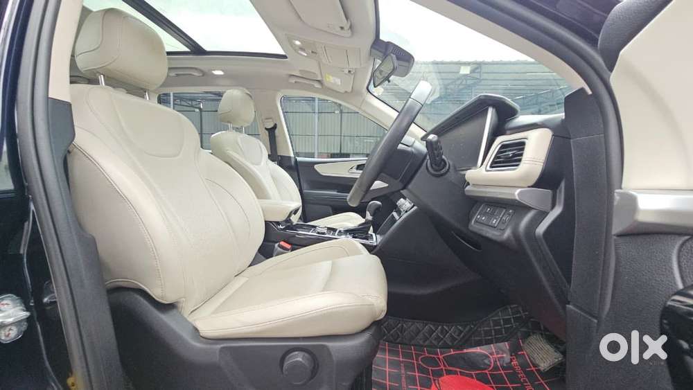 Mahindra Xuv700 2.2 Ax 7 Diesel At Luxury Pack Str Awd, 2023, Diesel