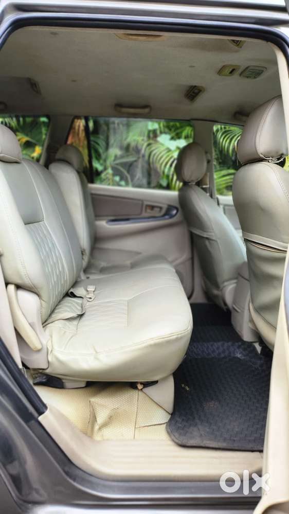 Toyota Innova 2.5 G4 Diesel 8-seater, 2011, Diesel