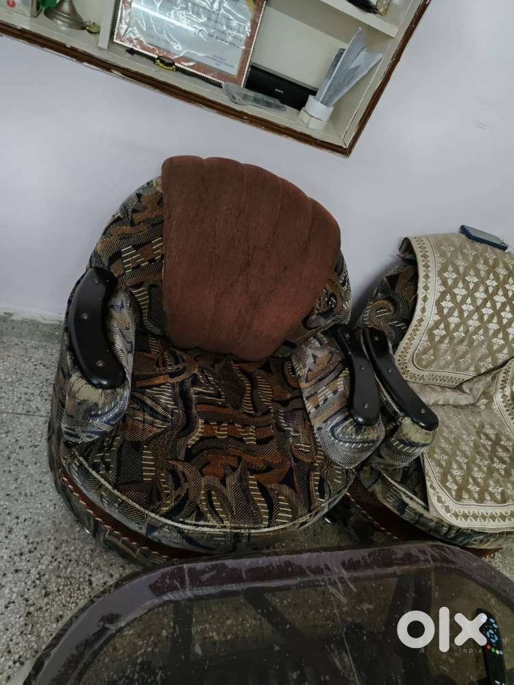 3+2 Seater Sofa Set for Sale – Good Condition