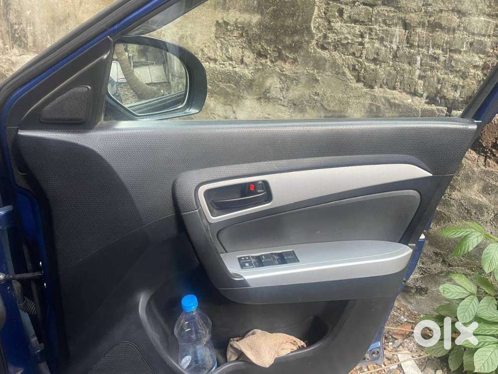 Maruti Suzuki Car Blue Colour, Doctor Driven Vehicle. Model 2022