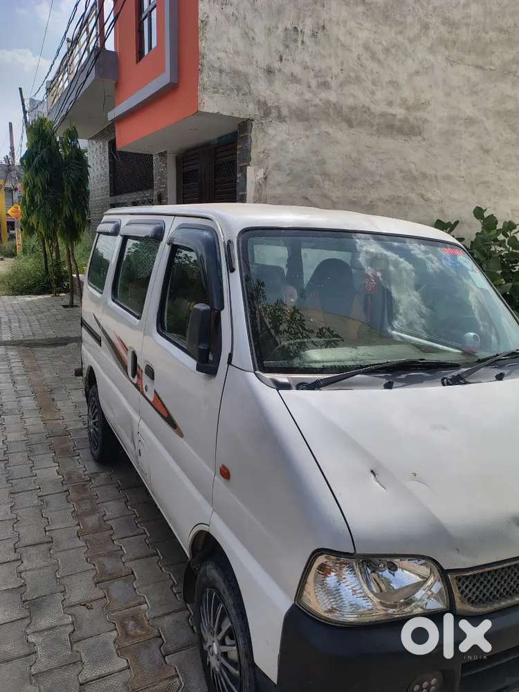 It's Army Person Veh And Coy Fitted Cng Or Ac Good Condition