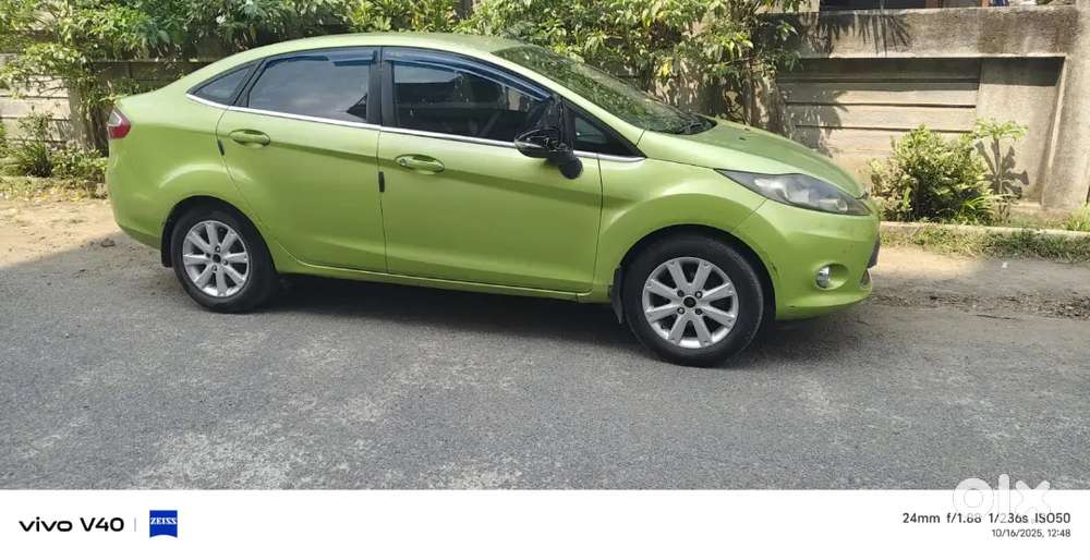 Ford Fiesta 2012 Lpg 100000 Km Driven, Cruze Control ,lpg