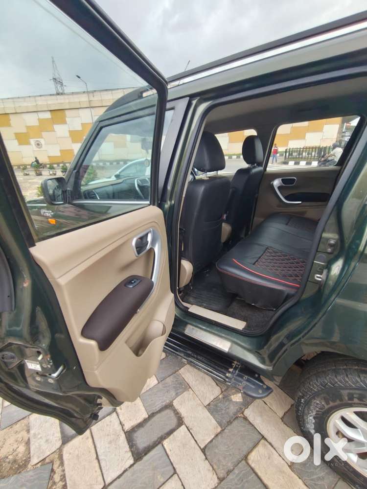 Mahindra Tuv 300 T8, 2017, Diesel