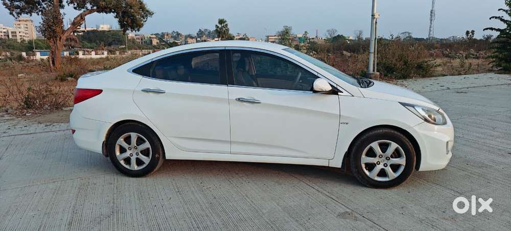 Hyundai Verna 1.6 Sx Vtvt (o), 2013, Petrol