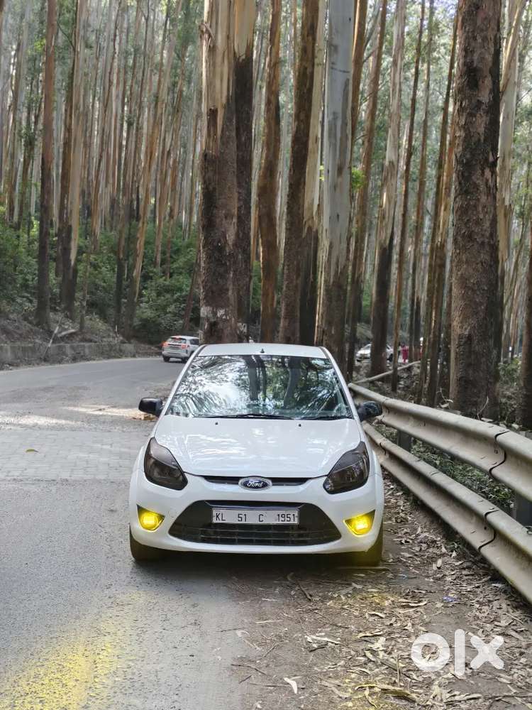 Ford Figo 2013 Petrol 137000 Km Driven