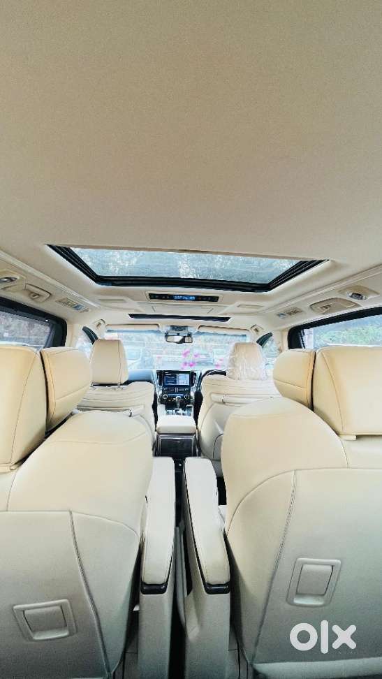 Toyota Vellfire Vip – Executive Lounge, 2023, Petrol