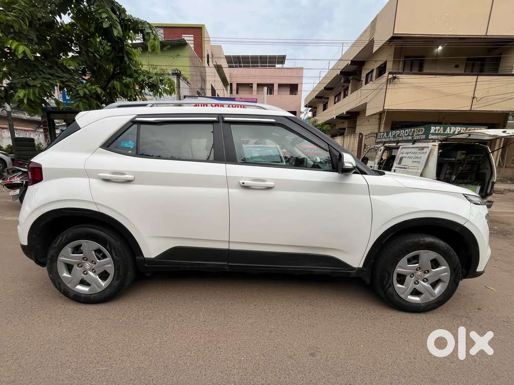Hyundai Venue E 1.2 Petrol, 2022, Petrol