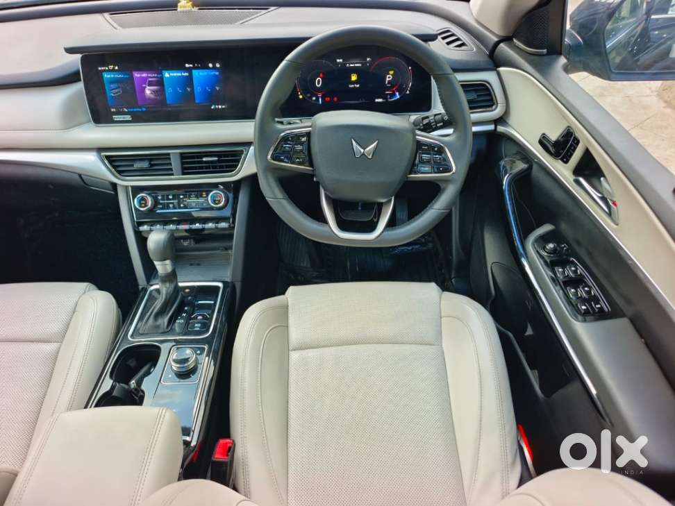 Mahindra Xuv700 2.2 Ax 7 Diesel At Luxury Pack Str, 2024, Diesel