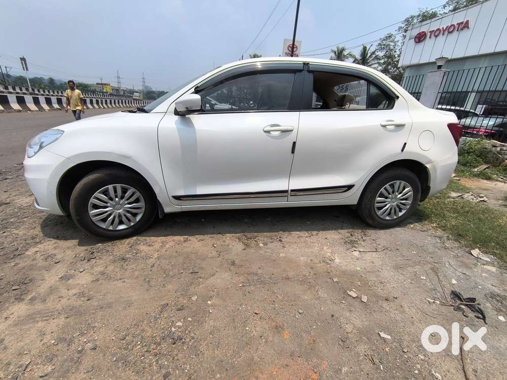 Maruti Suzuki Dzire 1.2 Vxi, 2022, Petrol