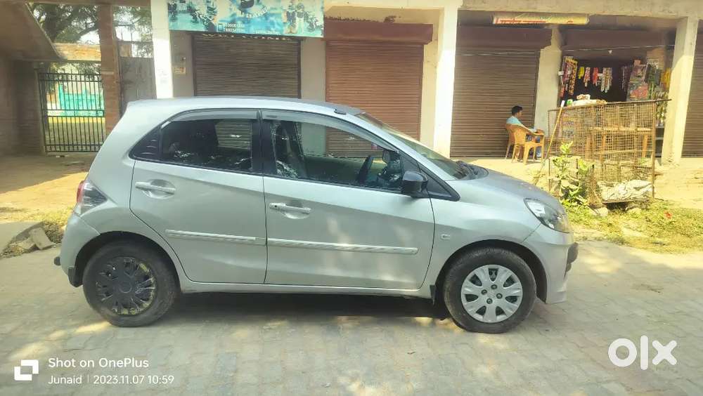 Honda Brio Petrol Mt 2014 With Both Keys All Tyres Are Brand New