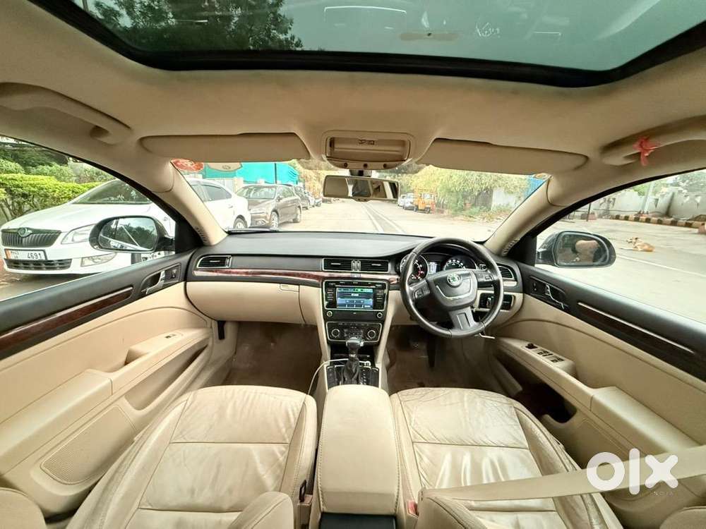 Skoda Superb 2012 Petrol 65000 Km Driven