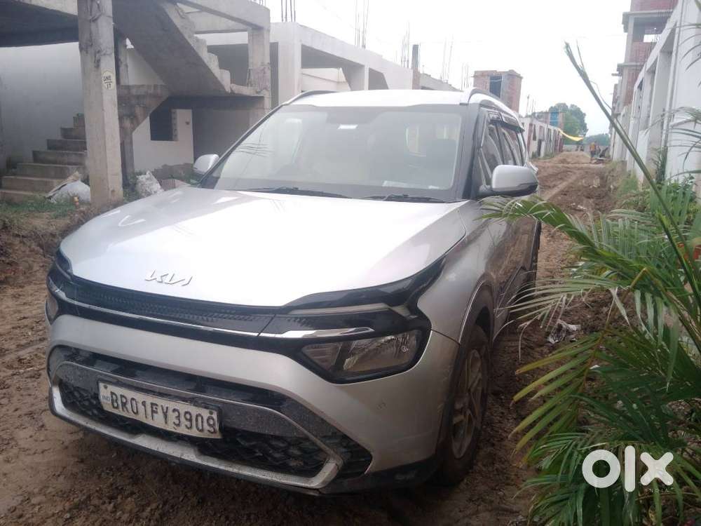 Kia Carens Prestige Plus 2022 Diesel 2-owner