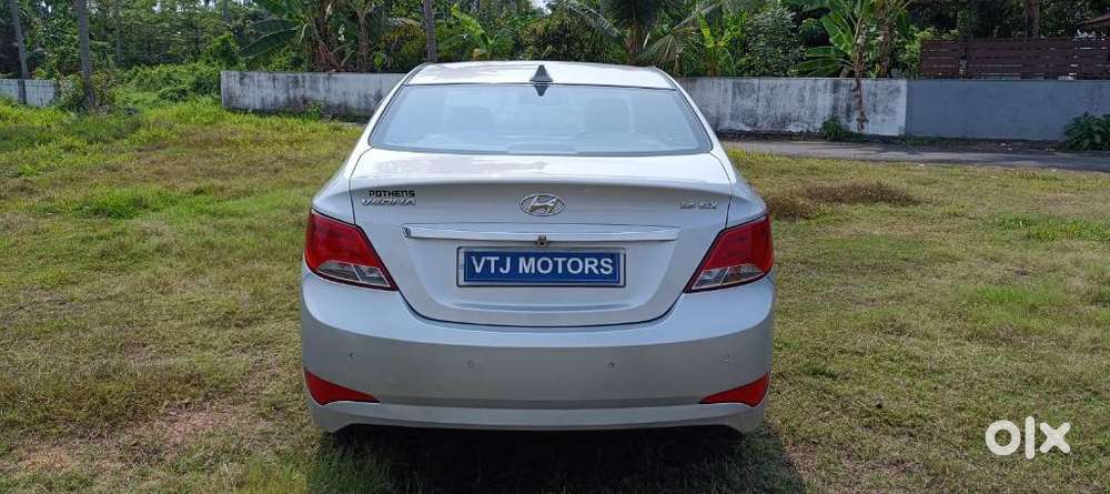 Hyundai Verna Fluidic 1.6 Vtvt Sx, 2016, Petrol