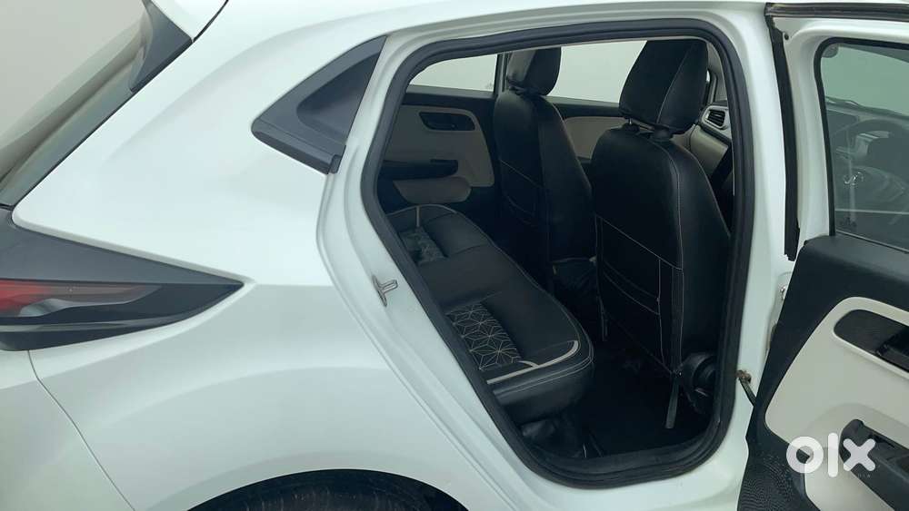 Tata Altroz 1.2 Xt, 2021, Petrol