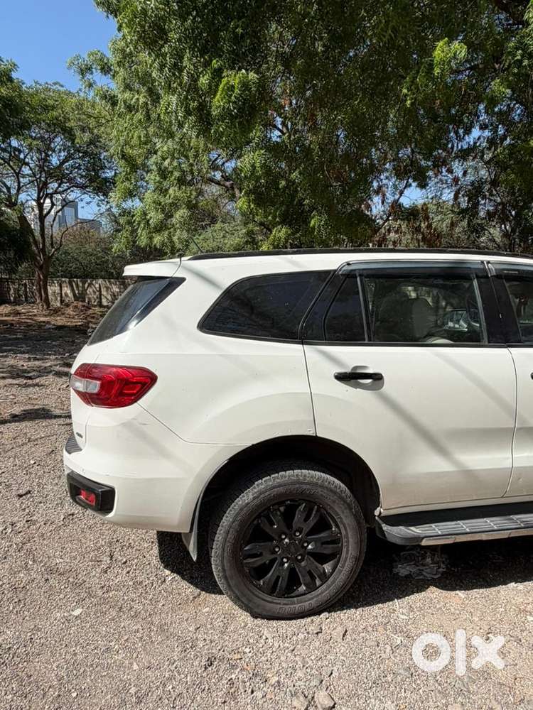 Ford Endeavour 3.2 Titanium 2016