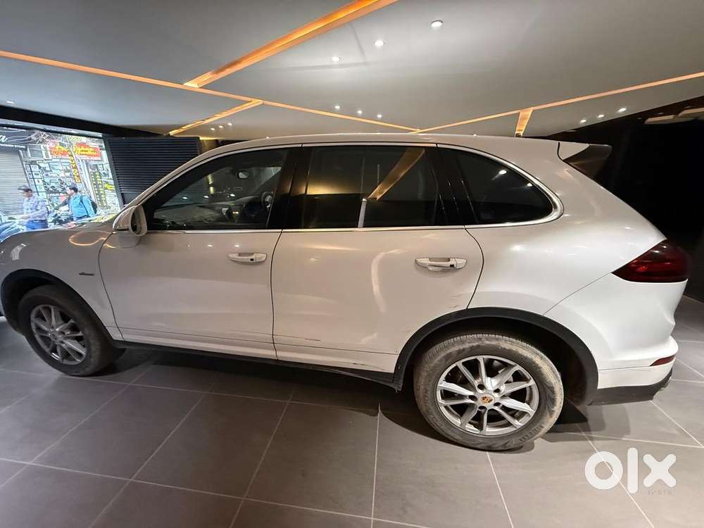 Porsche Diesel Car 2016