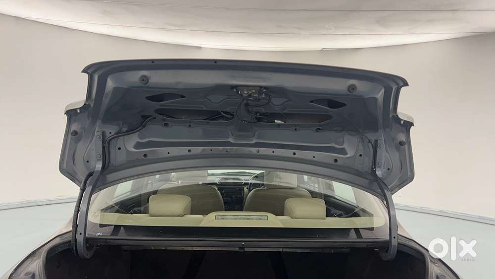 Maruti Suzuki Dzire Vdi Amt, 2017, Diesel