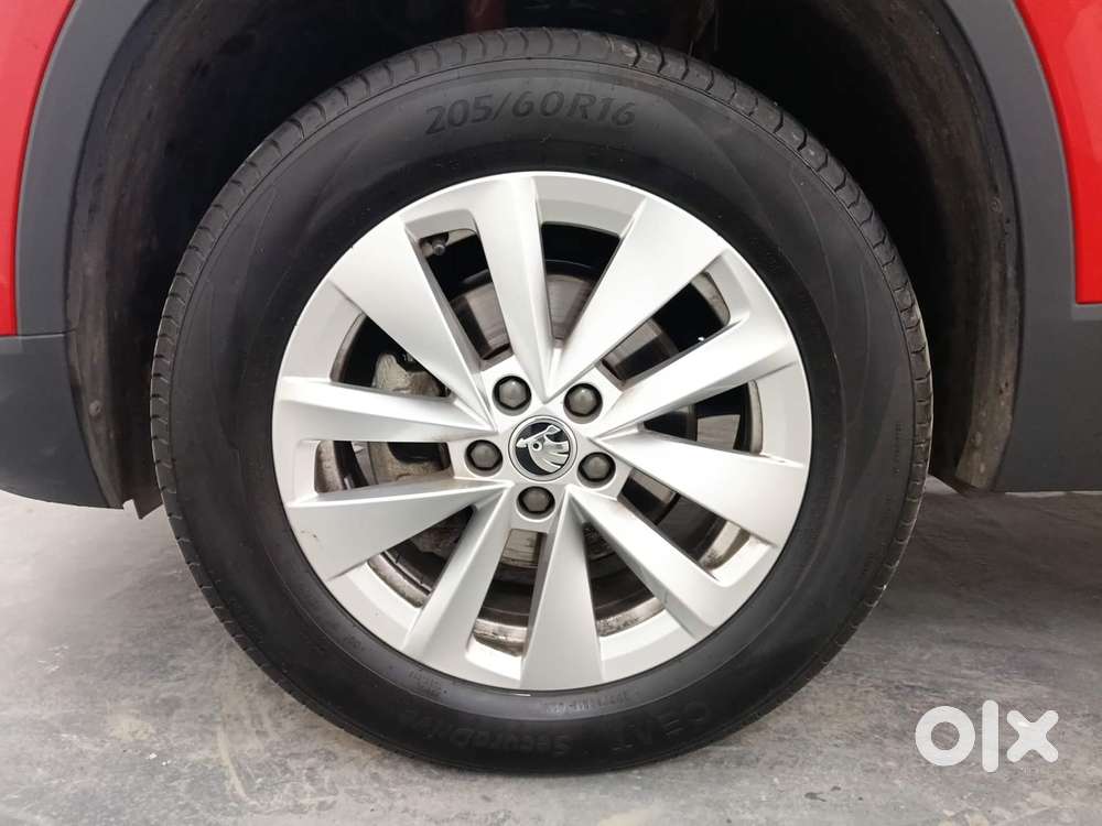 Skoda Kylaq Signature Plus At, 2025, Petrol