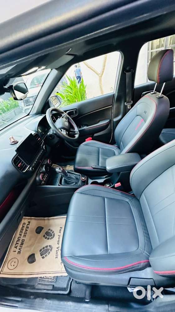 Venu N8 Dual Tone Dct Only 14000 Km Driven Single-handed