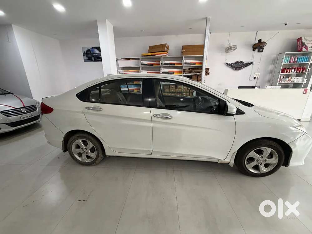 Honda City 1.5 V 4th Gen I-vtec Mt, 2016, Petrol